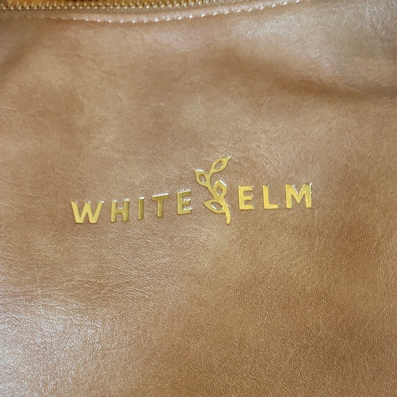 Elegant Tan Tote Bag with Tassel - Picture 4 of 13